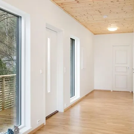 Chalet House With Fjord Views Hommersak *